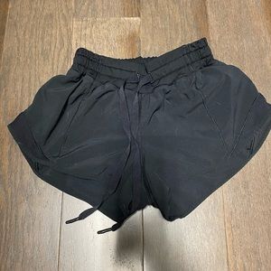 lululemon athletics black shorty shorts size 2